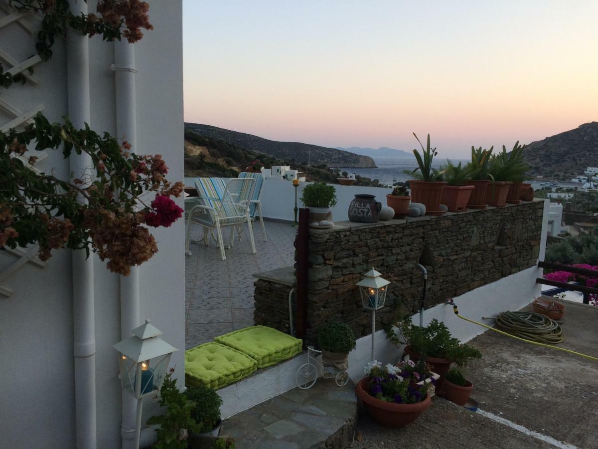 Costa Vathi (Sifnos)